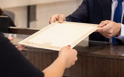 Quem pode tirar segunda via de certidão de nascimento?