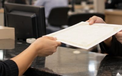 Quem pode solicitar certidão de inteiro teor
